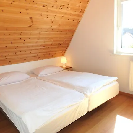 Elizabeth - Letniskowe & Studia Łeba